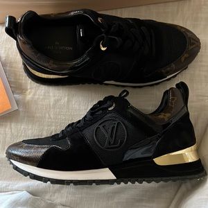 Louis Vuitton Soulier black suede sneaker